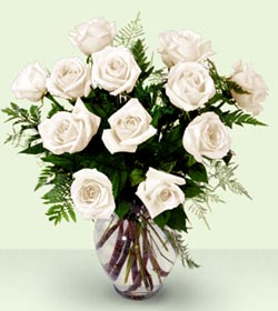  Ankara kaliteli taze ve ucuz çiçekler  beyaz güller cam yada mika vazo